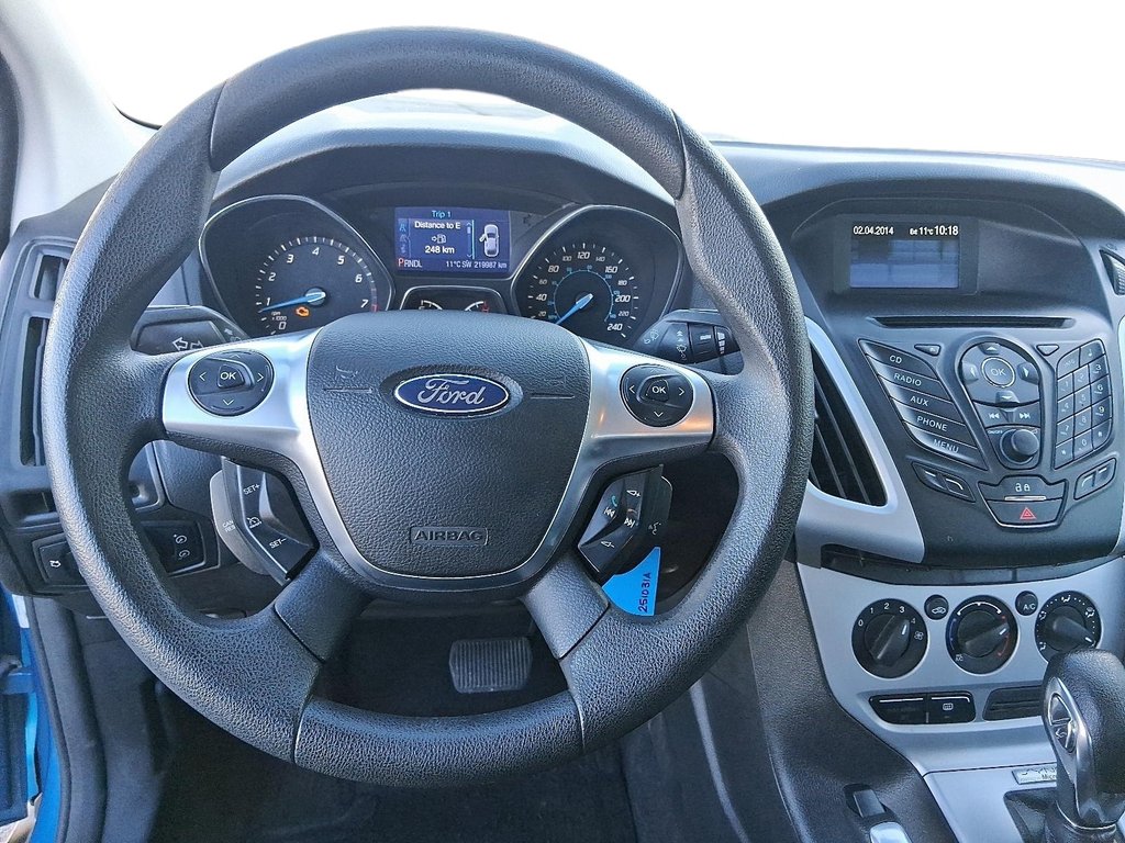 2013 Ford Focus SE 4D Sedan in Stratford, Ontario - 12 - w1024h768px