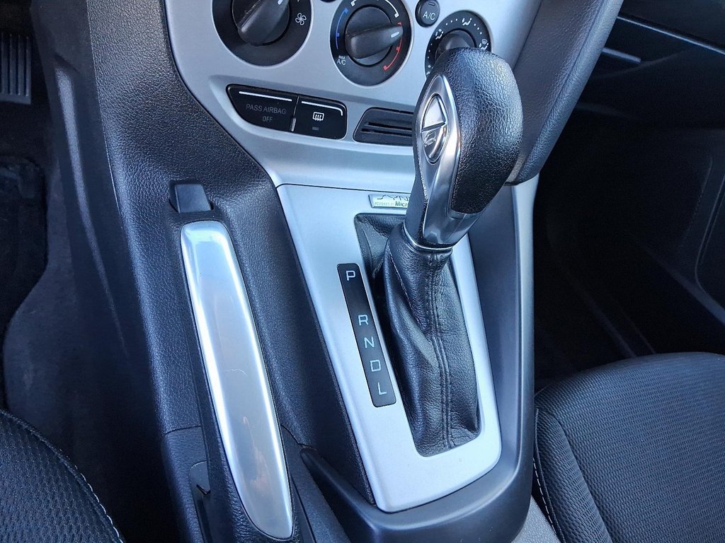2013 Ford Focus SE 4D Sedan in Stratford, Ontario - 16 - w1024h768px
