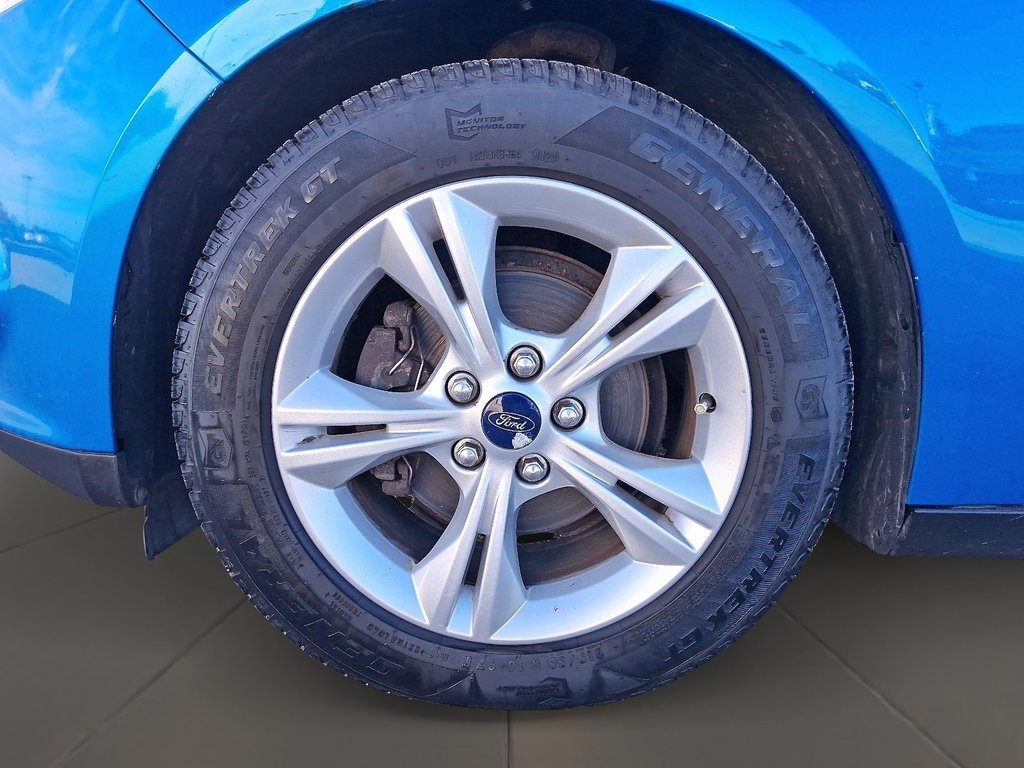 2013 Ford Focus SE 4D Sedan in Stratford, Ontario - 7 - w1024h768px