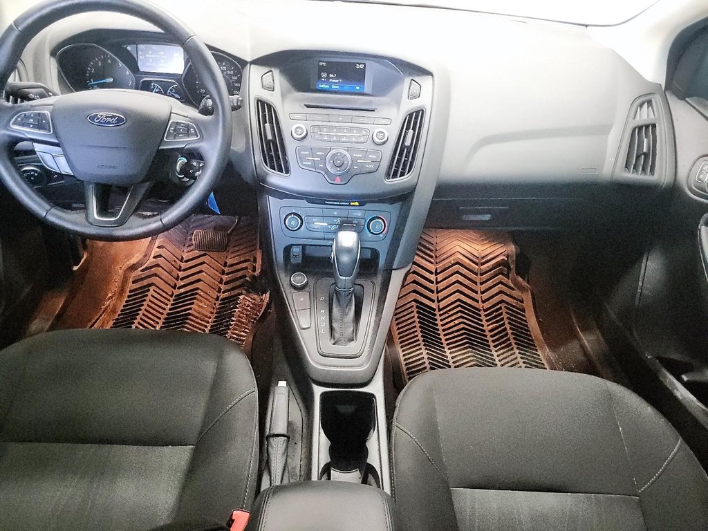 2016 Ford Focus Hatchback SE in Stratford, Ontario - 9 - w1024h768px