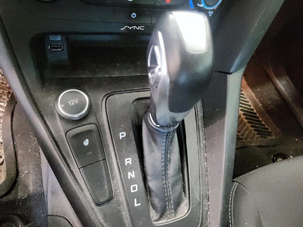 2016 Ford Focus Hatchback SE in Stratford, Ontario - 14 - w1024h768px