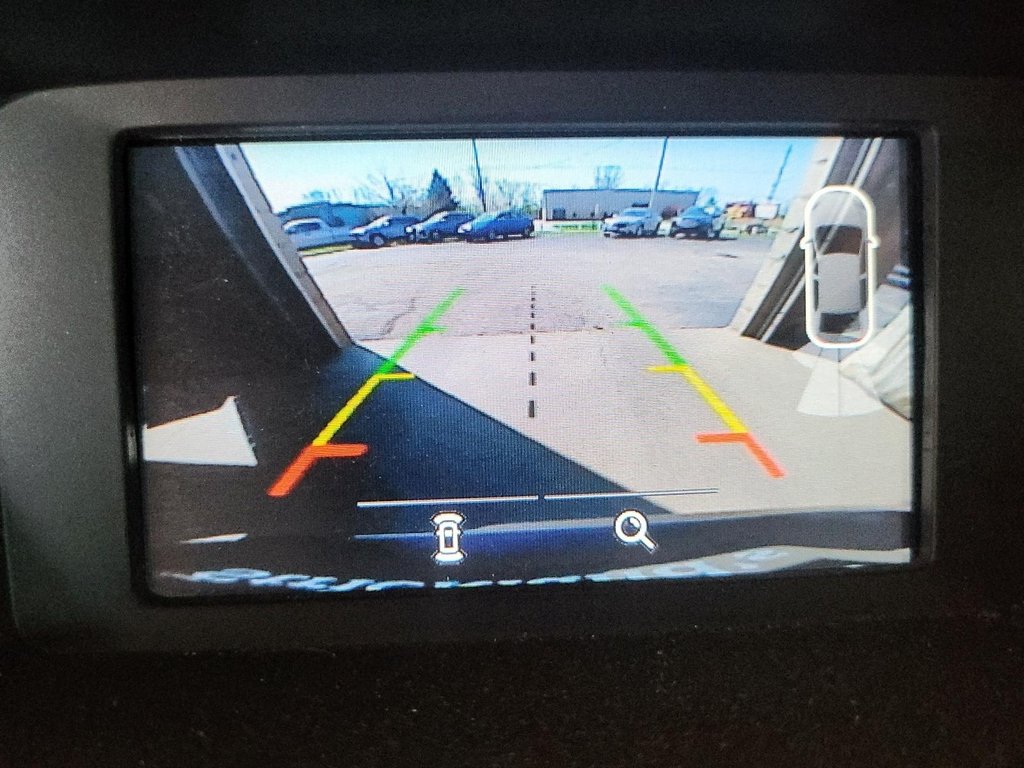 2016 Ford Focus Hatchback SE in Stratford, Ontario - 15 - w1024h768px