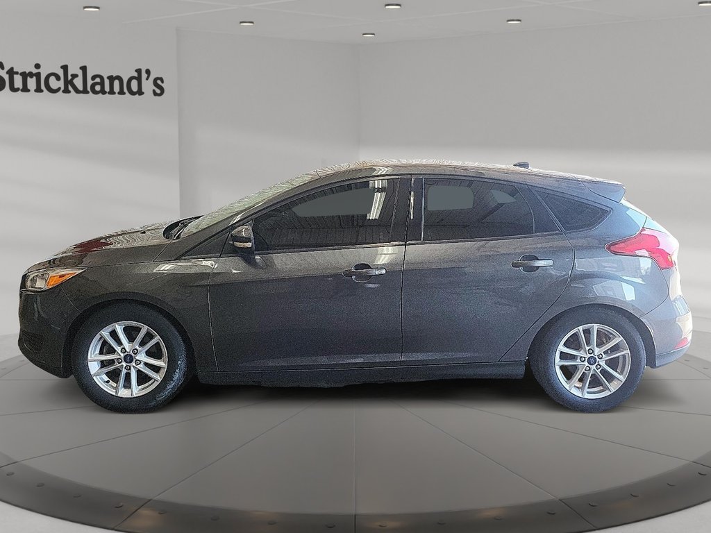 2016 Ford Focus Hatchback SE in Stratford, Ontario - 5 - w1024h768px