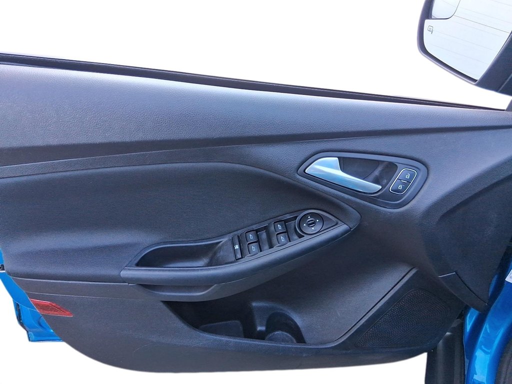 2016 Ford Focus Sedan SE in Stratford, Ontario - 11 - w1024h768px