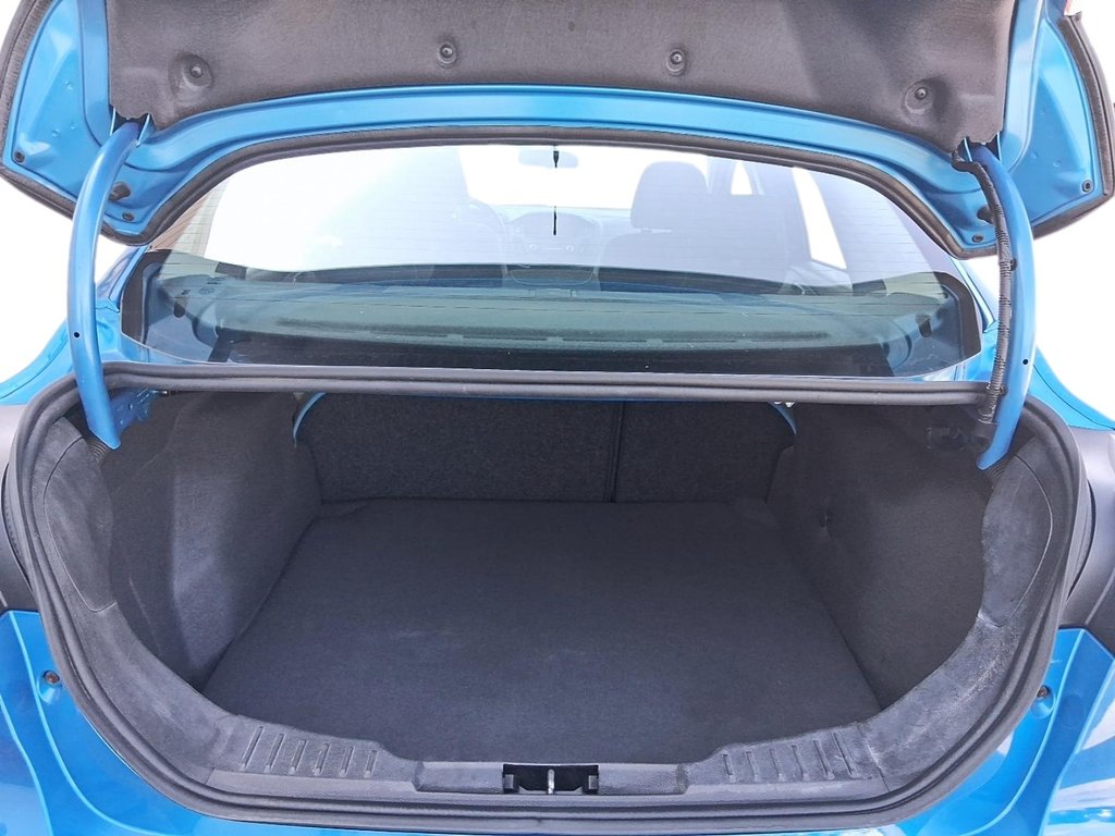 2016 Ford Focus Sedan SE in Stratford, Ontario - 6 - w1024h768px