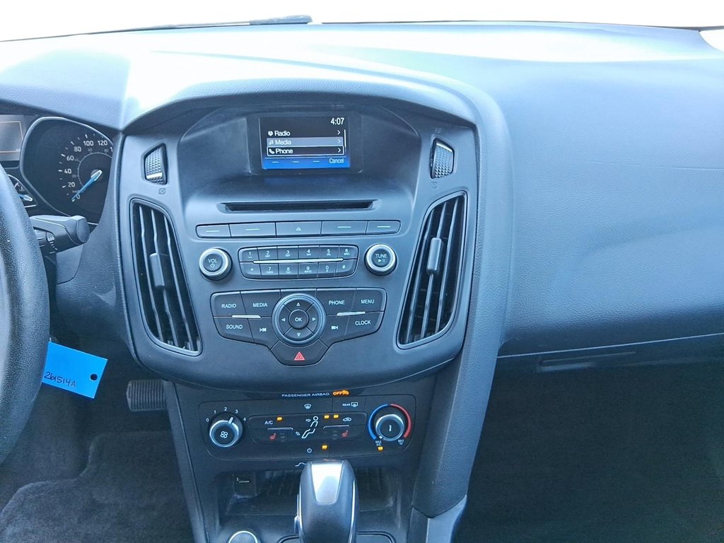 2016 Ford Focus Sedan SE in Stratford, Ontario - 15 - w1024h768px
