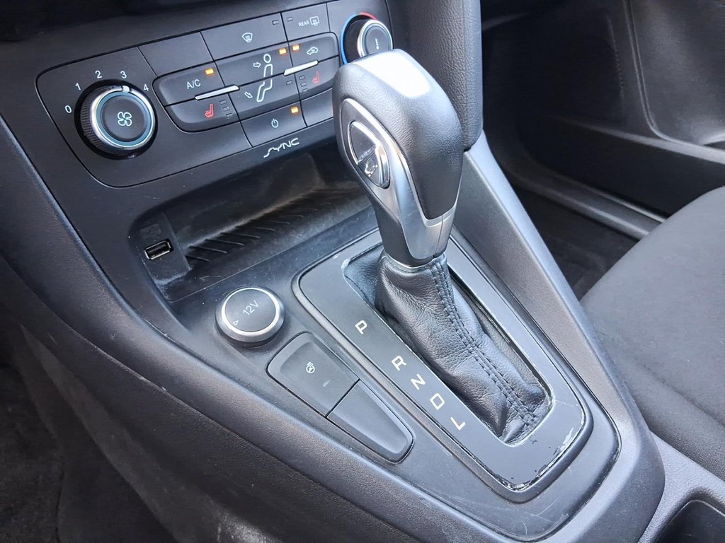 2016 Ford Focus Sedan SE in Stratford, Ontario - 16 - w1024h768px