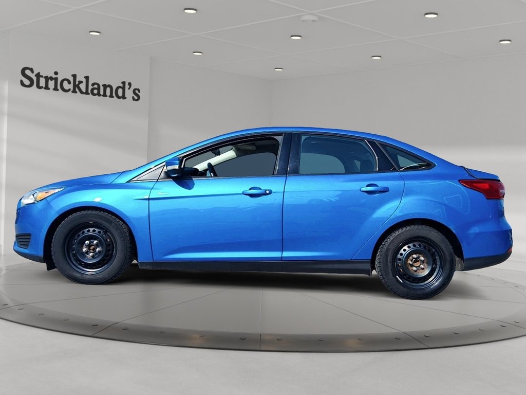 2016 Ford Focus Sedan SE in Stratford, Ontario - 5 - w1024h768px