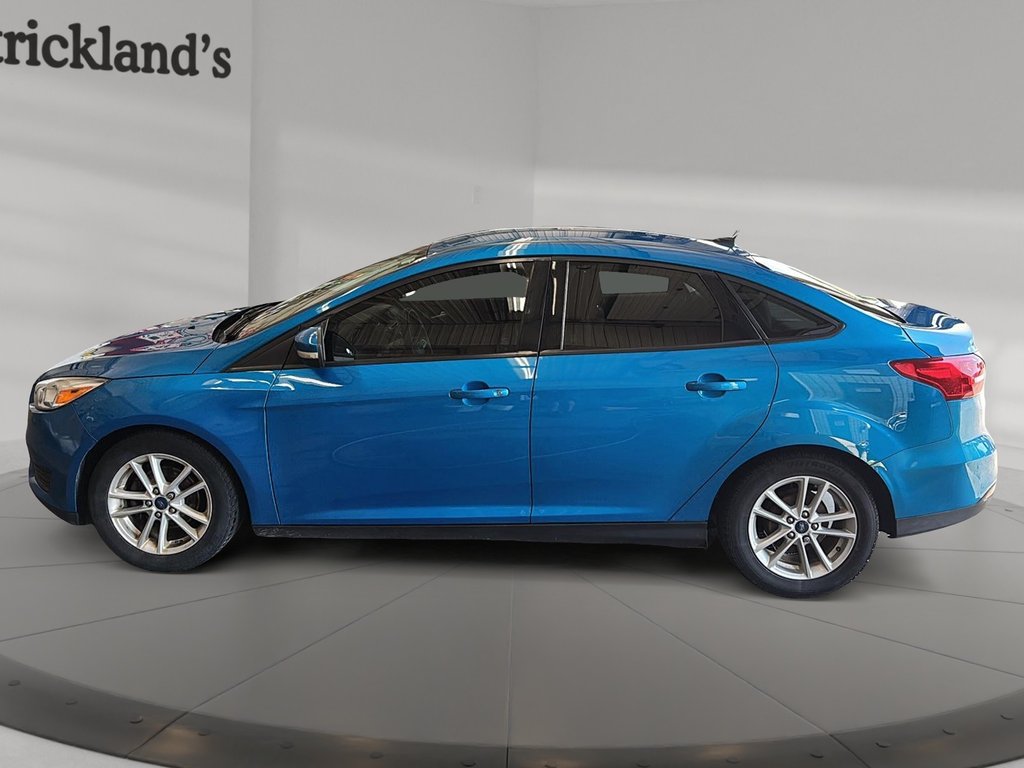 2017 Ford Focus Sedan SE in Stratford, Ontario - 5 - w1024h768px
