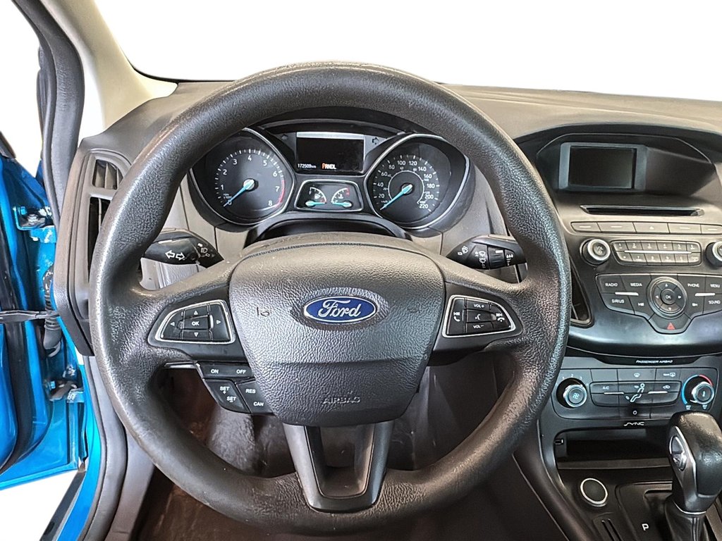 2017 Ford Focus Sedan SE in Stratford, Ontario - 11 - w1024h768px