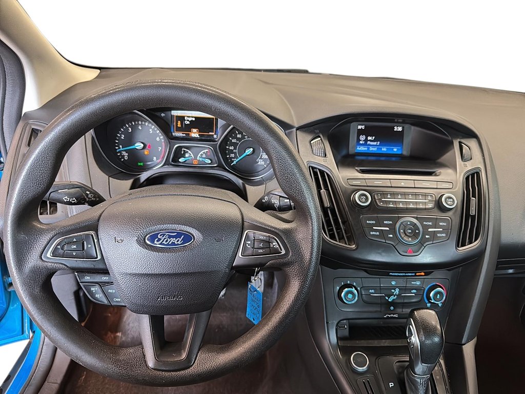 2017 Ford Focus Sedan SE in Stratford, Ontario - 13 - w1024h768px