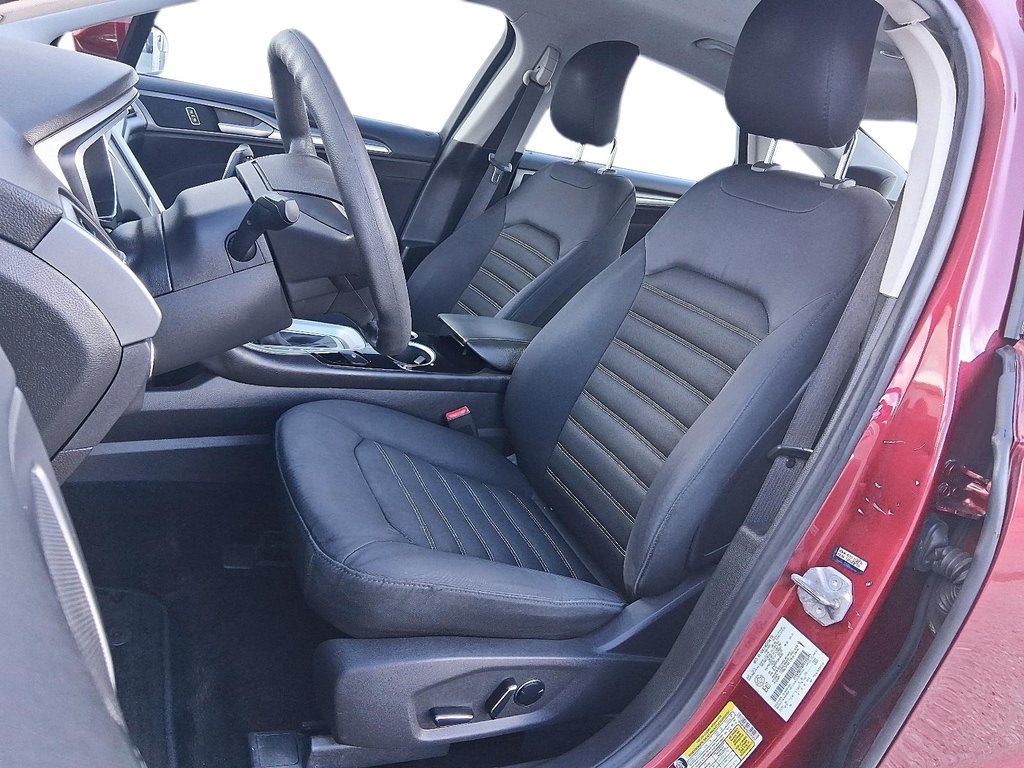 2013 Ford Fusion SE Sedan in Stratford, Ontario - 8 - w1024h768px