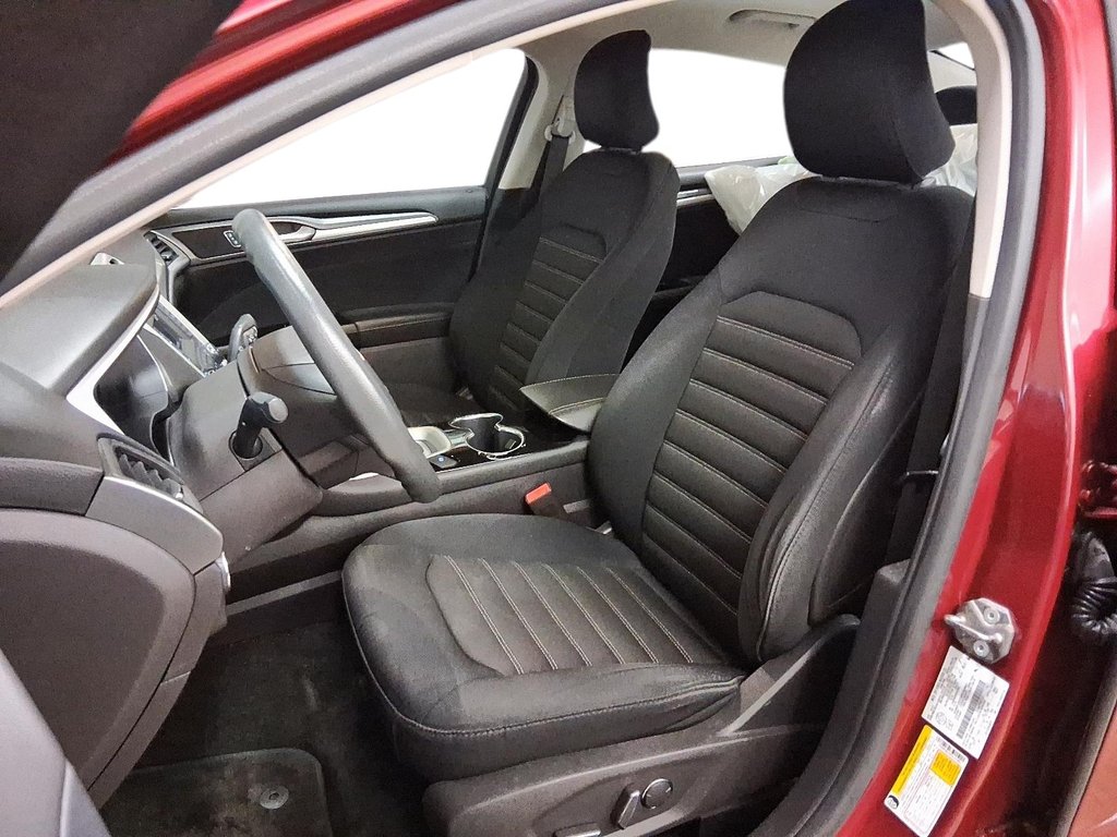 2015 Ford Fusion SE FWD in Stratford, Ontario - 8 - w1024h768px