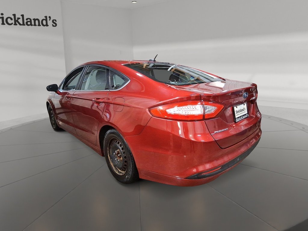 2015 Ford Fusion SE FWD in Stratford, Ontario - 4 - w1024h768px