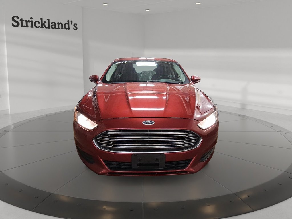 2015 Ford Fusion SE FWD in Stratford, Ontario - 2 - w1024h768px