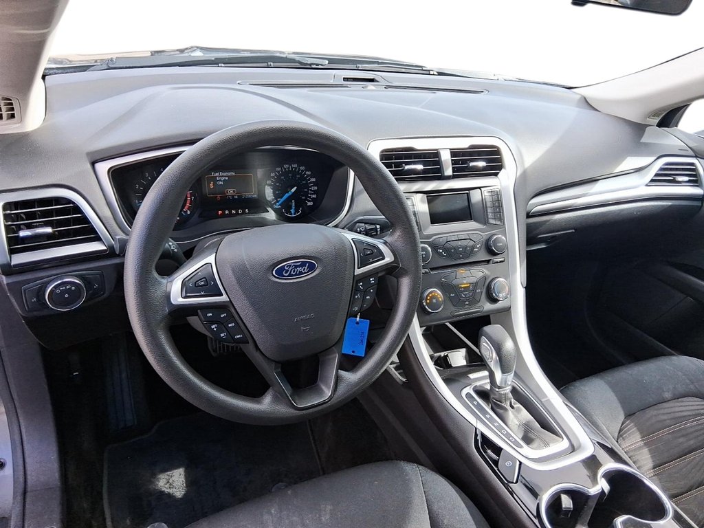 2016 Ford Fusion SE FWD in Stratford, Ontario - 10 - w1024h768px