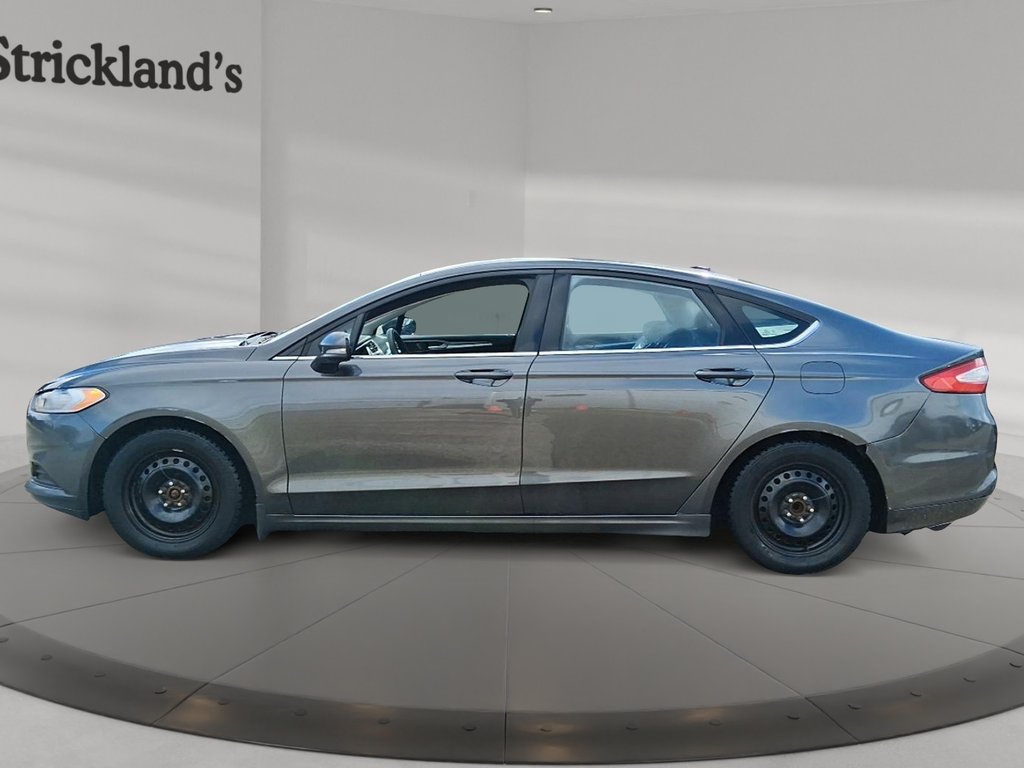 2016 Ford Fusion SE FWD in Stratford, Ontario - 5 - w1024h768px