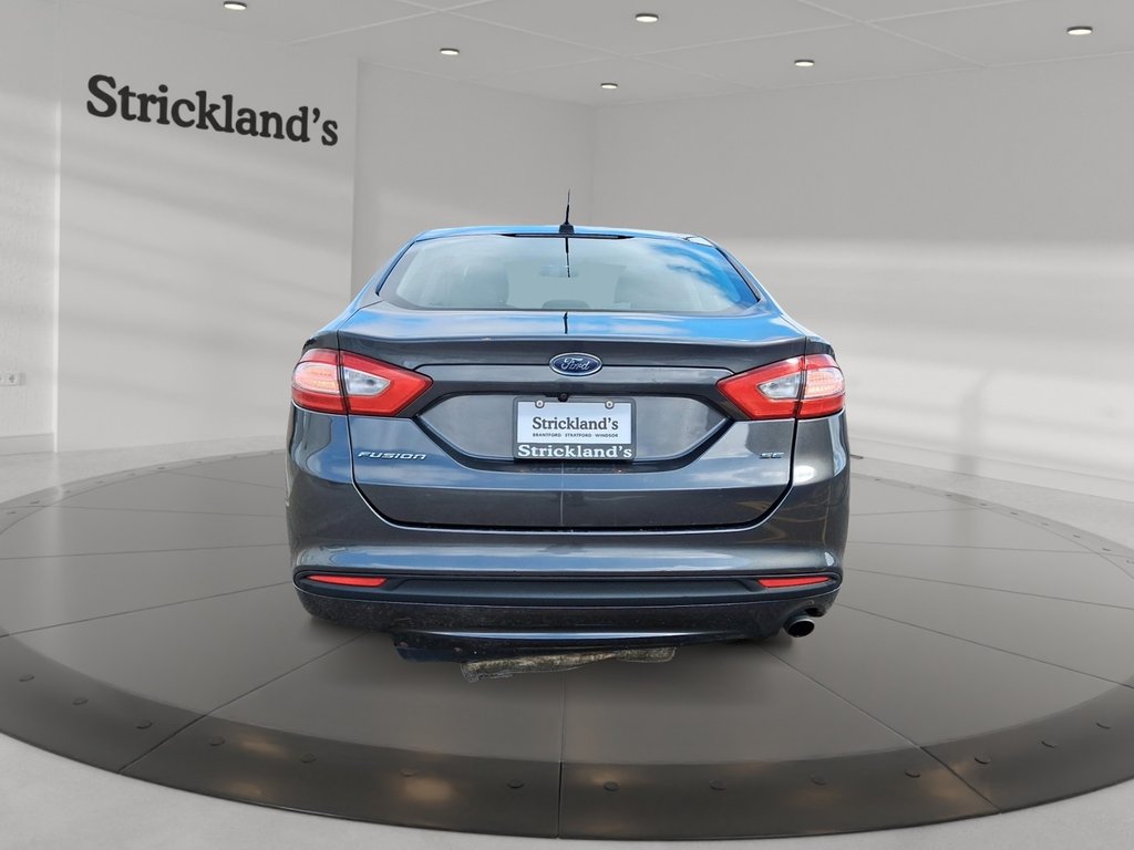 2016 Ford Fusion SE FWD in Stratford, Ontario - 3 - w1024h768px