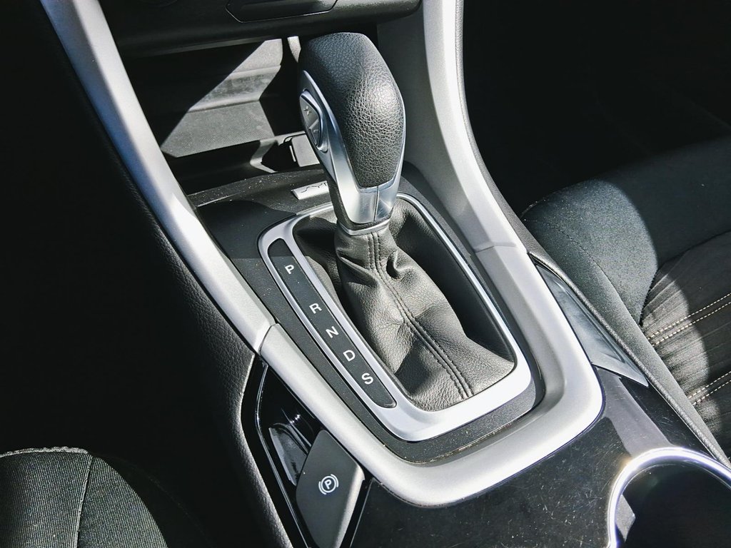 2016 Ford Fusion SE FWD in Stratford, Ontario - 16 - w1024h768px