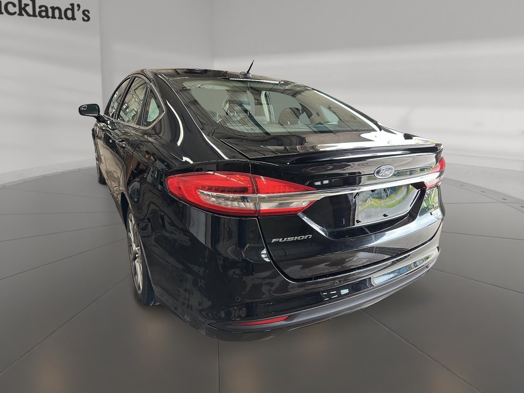 2017 Ford Fusion SE FWD in Stratford, Ontario - 4 - w1024h768px