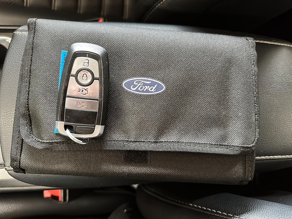 2017 Ford Fusion SE FWD in Stratford, Ontario - 15 - w1024h768px