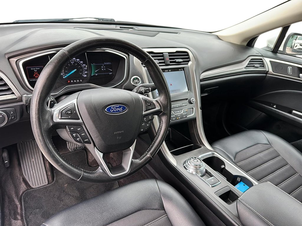 2017 Ford Fusion SE AWD in Stratford, Ontario - 9 - w1024h768px
