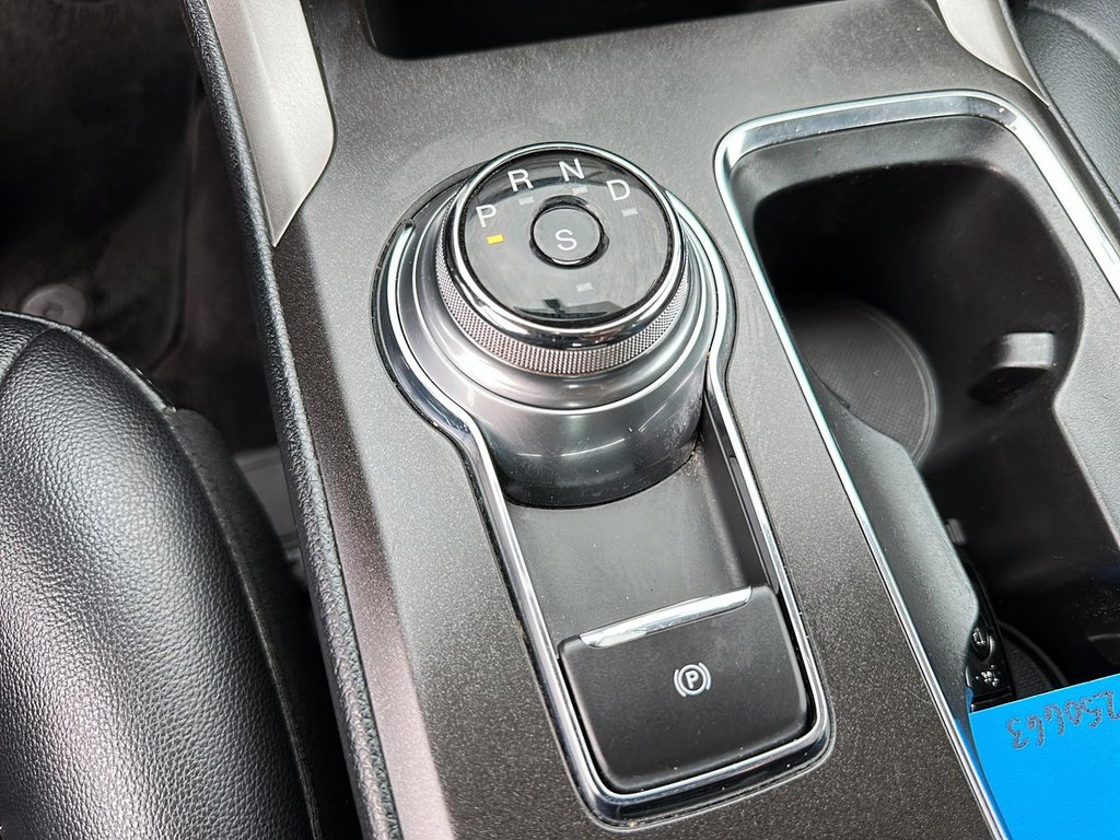 2017 Ford Fusion SE AWD in Stratford, Ontario - 14 - w1024h768px