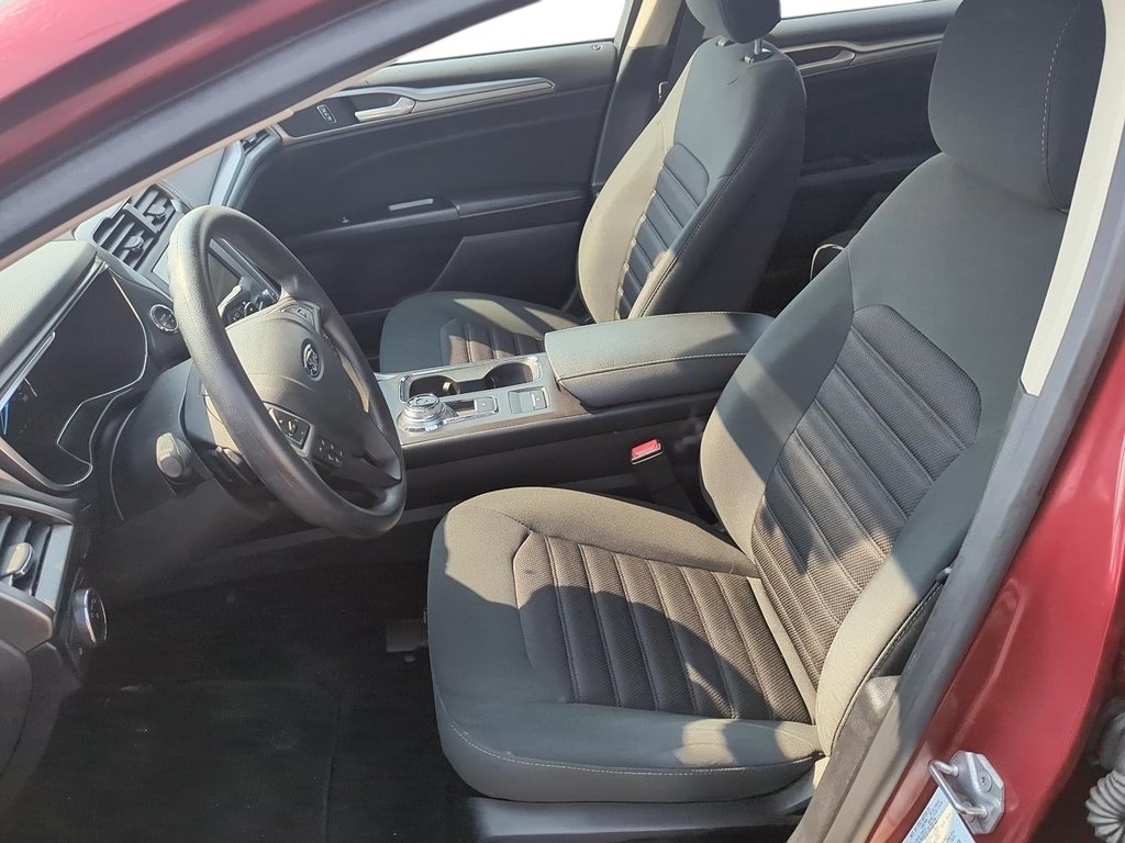 2017 Ford Fusion SE FWD in Stratford, Ontario - 9 - w1024h768px