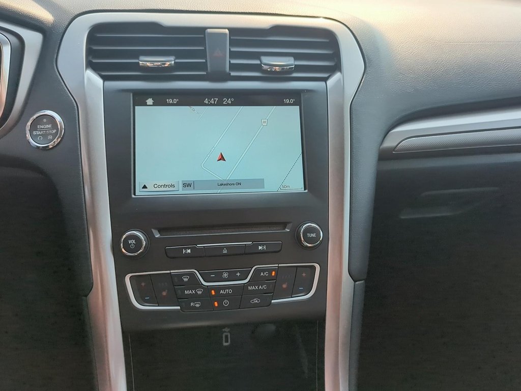 2017 Ford Fusion SE FWD in Stratford, Ontario - 17 - w1024h768px