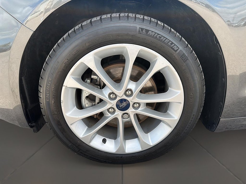 2019 Ford Fusion SE HEV in Stratford, Ontario - 6 - w1024h768px