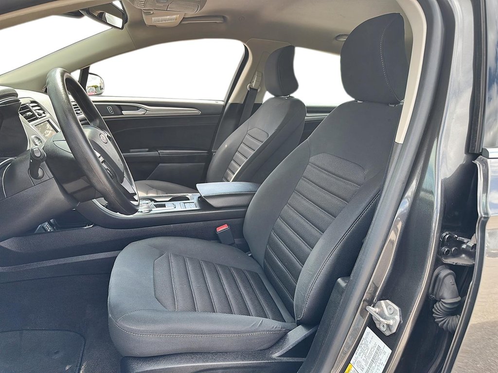 2019 Ford Fusion SE HEV in Stratford, Ontario - 7 - w1024h768px