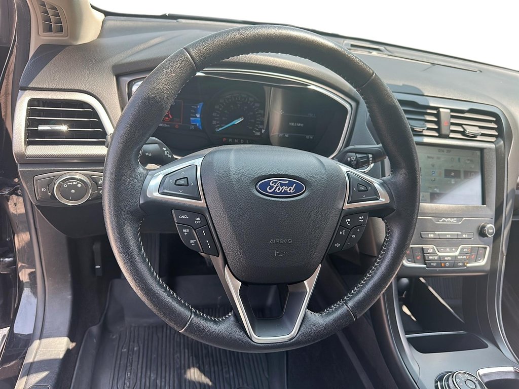 2020 Ford Fusion SE FWD in Stratford, Ontario - 11 - w1024h768px