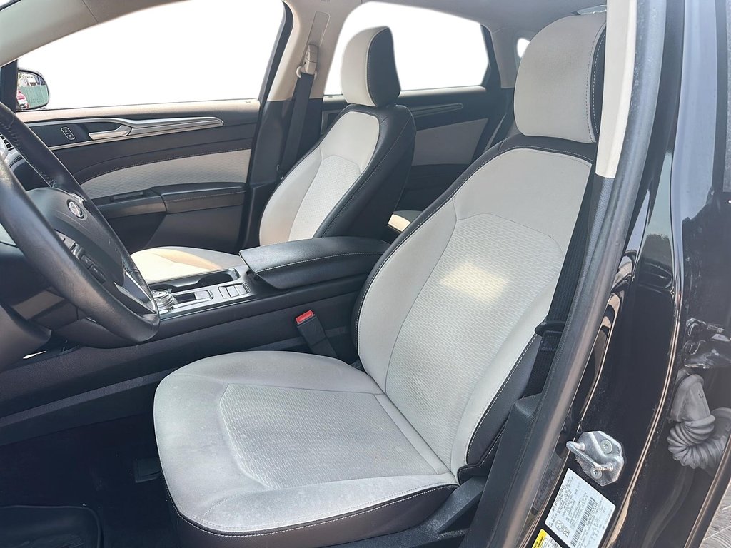 2020 Ford Fusion SE FWD in Stratford, Ontario - 8 - w1024h768px