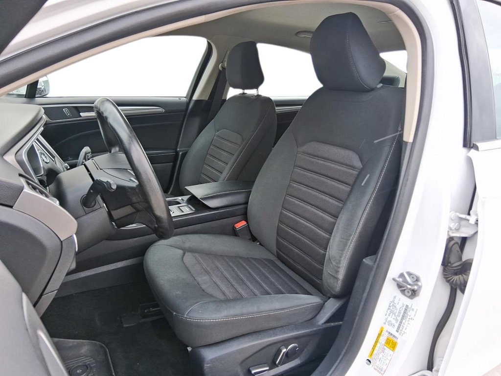 2020 Ford Fusion SE HEV in Stratford, Ontario - 9 - w1024h768px