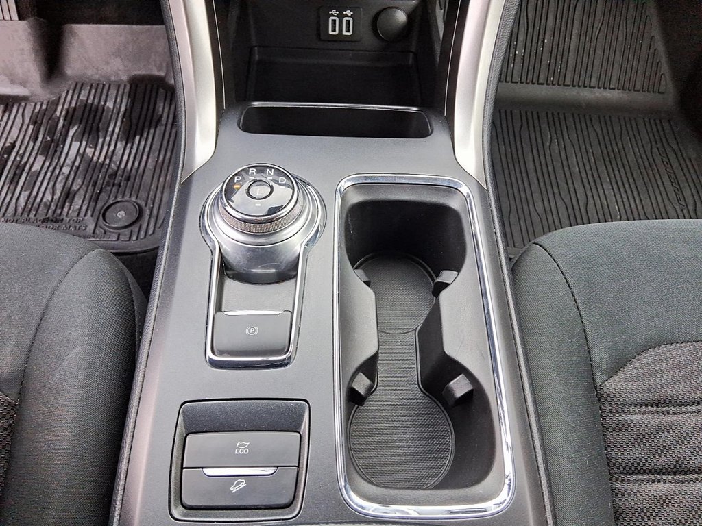 2020 Ford Fusion SE HEV in Stratford, Ontario - 18 - w1024h768px