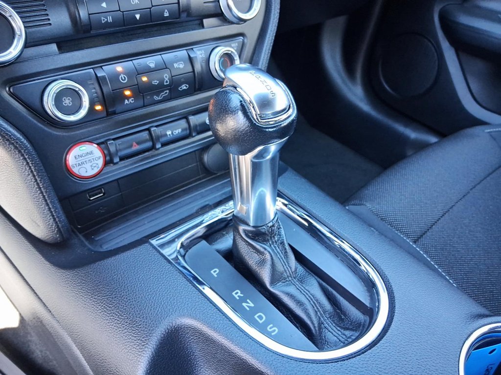 2016 Ford Mustang Coupe V6 in Stratford, Ontario - 15 - w1024h768px