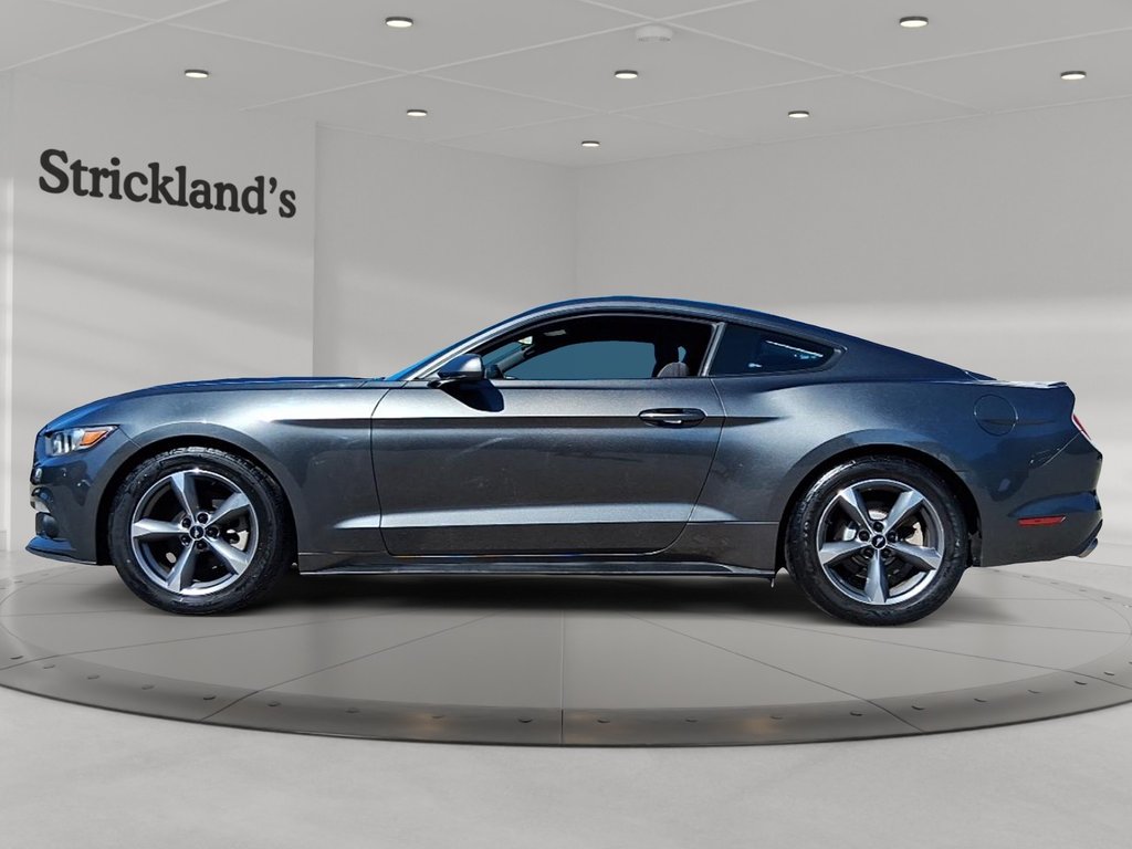 2016 Ford Mustang Coupe V6 in Stratford, Ontario - 5 - w1024h768px