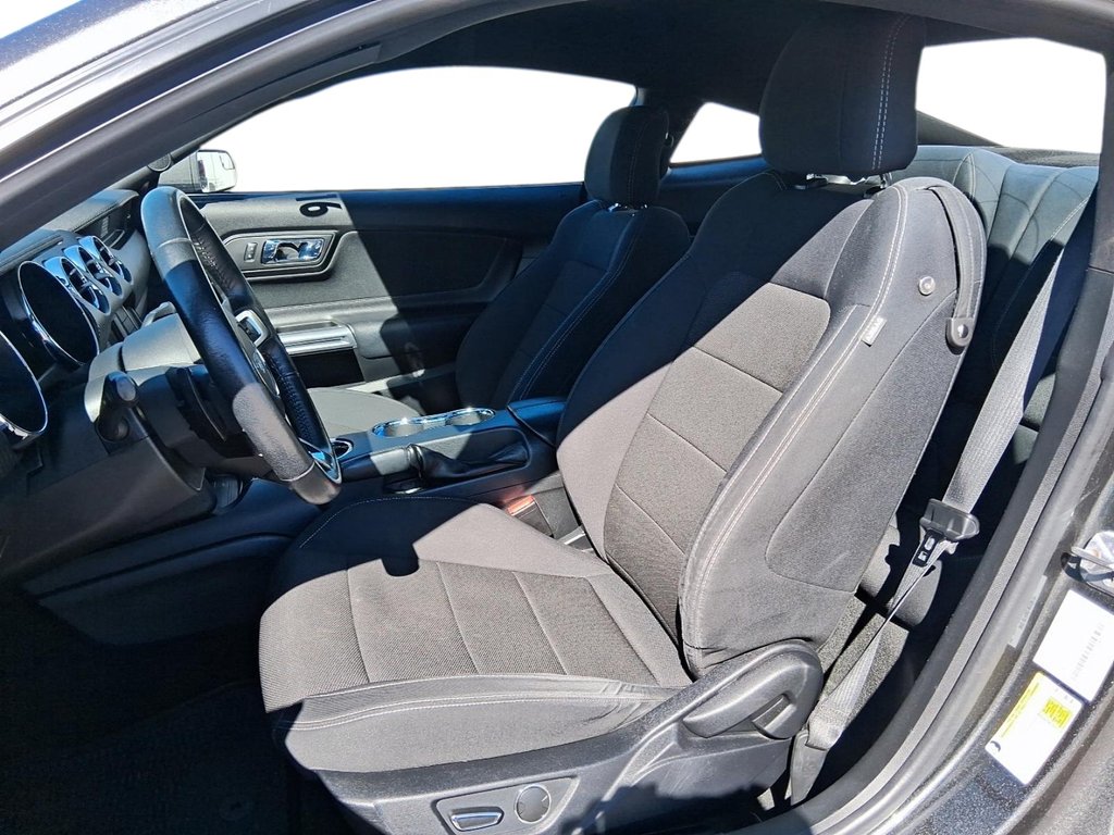 2016 Ford Mustang Coupe V6 in Stratford, Ontario - 8 - w1024h768px