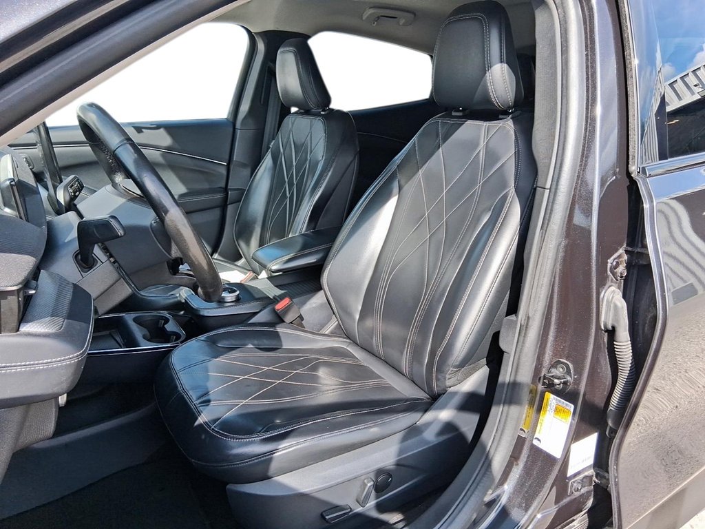 2022 Ford Mustang Mach-e Select AWD in Stratford, Ontario - 9 - w1024h768px