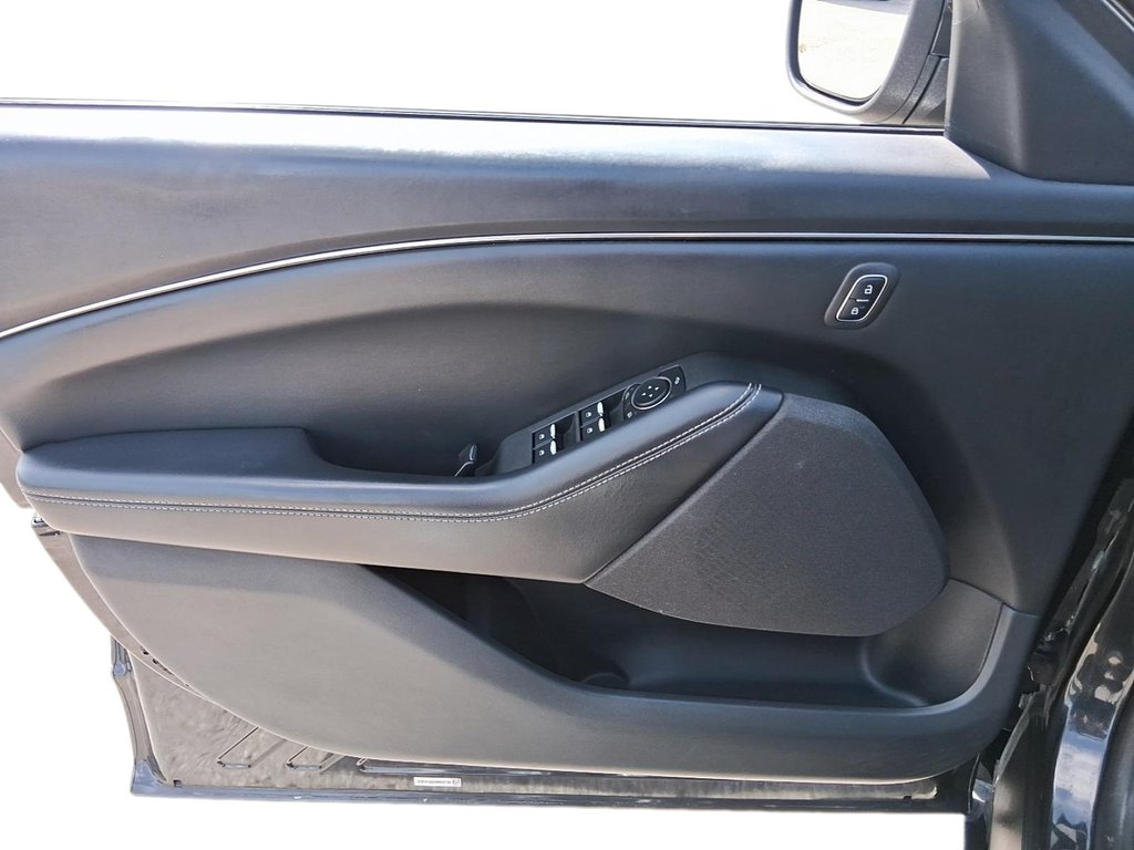 2022 Ford Mustang Mach-e Select AWD in Stratford, Ontario - 12 - w1024h768px