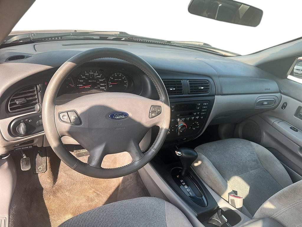 2001 Ford Taurus SE Sedan in Stratford, Ontario - 8 - w1024h768px