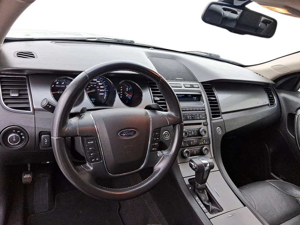 2011 Ford Taurus SEL 4D Sedan in Stratford, Ontario - 10 - w1024h768px