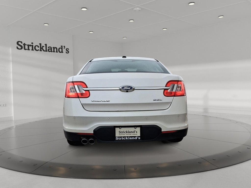 2011 Ford Taurus SEL 4D Sedan in Stratford, Ontario - 3 - w1024h768px