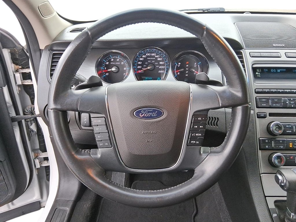 2011 Ford Taurus SEL 4D Sedan in Stratford, Ontario - 12 - w1024h768px