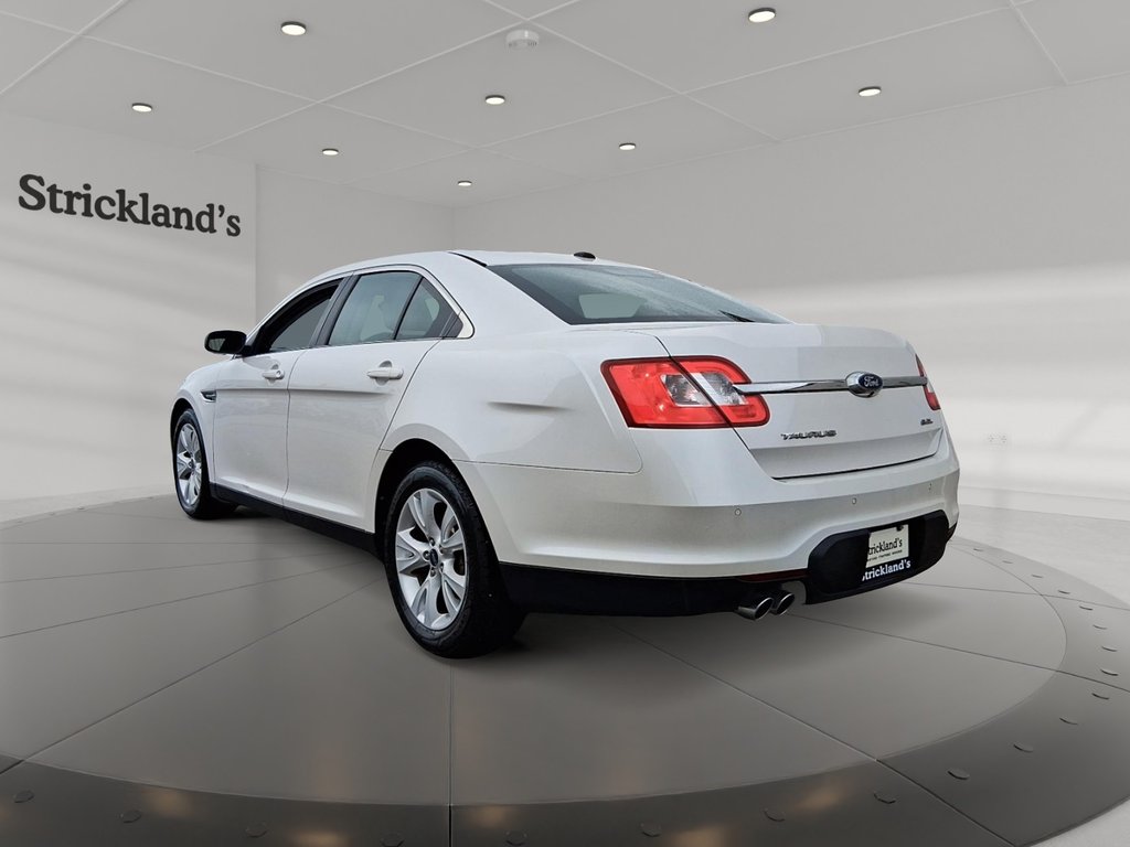 2011 Ford Taurus SEL 4D Sedan in Stratford, Ontario - 4 - w1024h768px