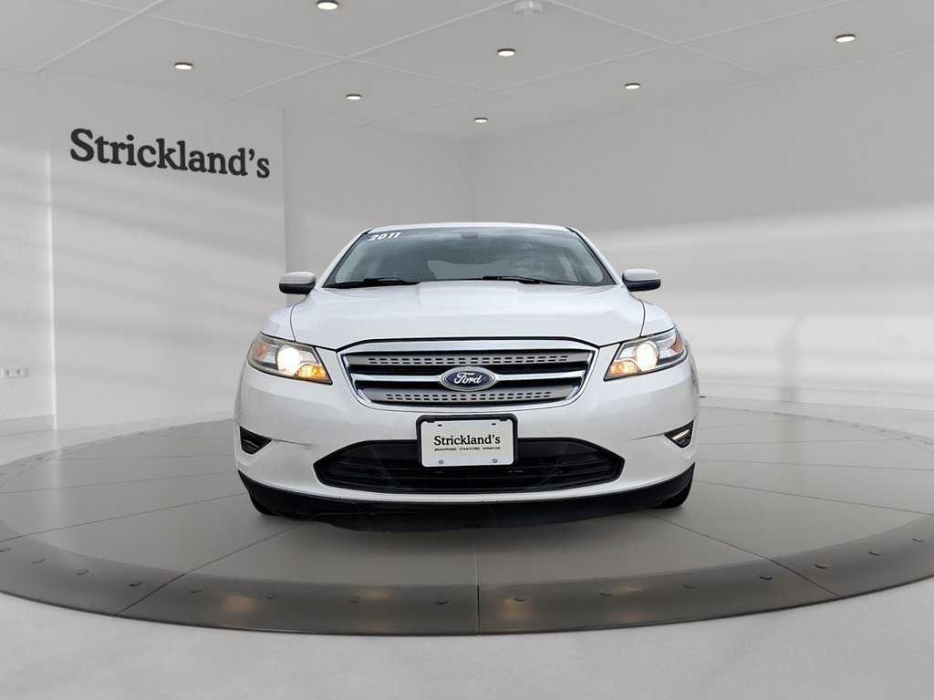 2011 Ford Taurus SEL 4D Sedan in Stratford, Ontario - 2 - w1024h768px