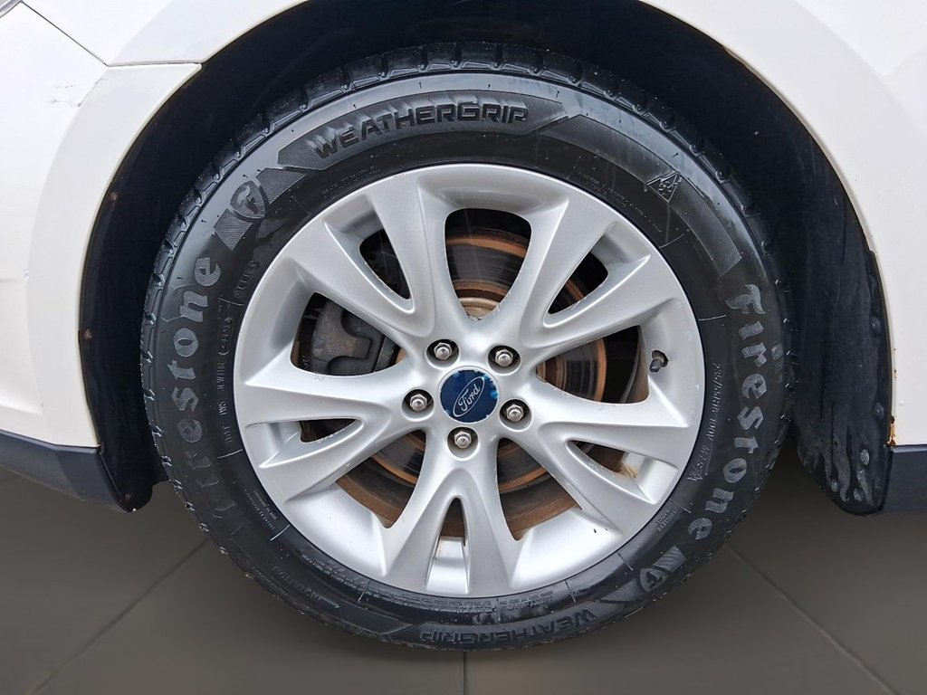 2011 Ford Taurus SEL 4D Sedan in Stratford, Ontario - 7 - w1024h768px
