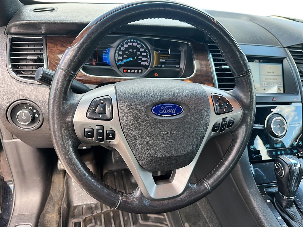 2016 Ford Taurus Limited in Stratford, Ontario - 10 - w1024h768px