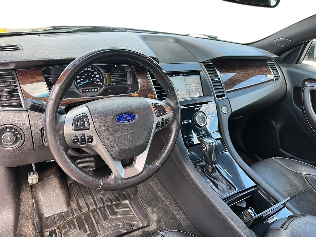 2016 Ford Taurus Limited in Stratford, Ontario - 8 - w1024h768px
