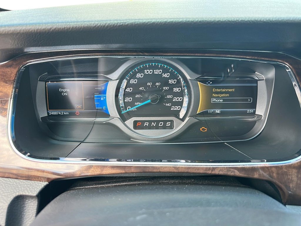 2016 Ford Taurus Limited in Stratford, Ontario - 12 - w1024h768px